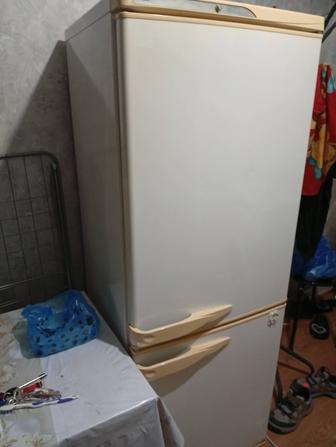 Продам Холодильник Стинол