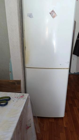 Продам холодильник