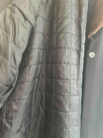 Черное зимнее пальто с норковым воротником