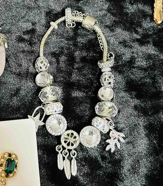 Продам новые и б/у украшения: чокеры ,колье,бусы,цепочки