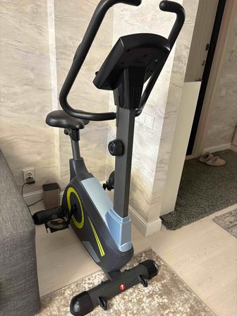 Продам велотренажер HouseFit HB8230HPM