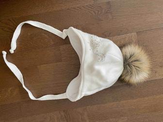 Шапка зимняя для девочек на завязках.