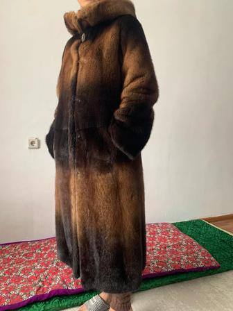 Продам шубу норковую