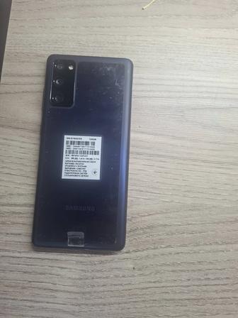 Samsung Galaxy S20 FE /Идеальное состояние /Полный комплект.