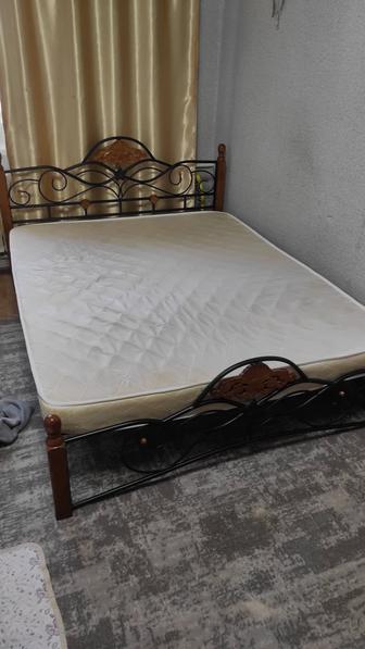 Продам двухспальную кровать