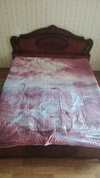 Продам кровать , шкаф и зеркало