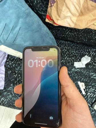 Продам 11 айфон