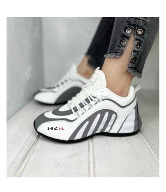 Кроссовки новые