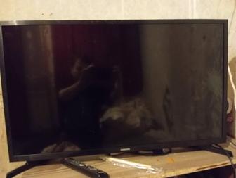 Продам телевизор смарт разбит экран