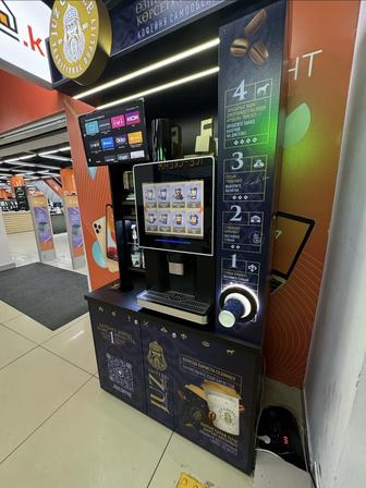 Продам кофеаппарат с всеми расходниками на 300шт стаканов.