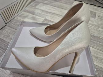 Туфли белые