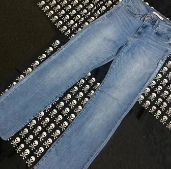 Светло-голубые джинсы Levi