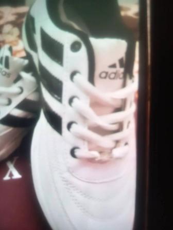 Кроссовки адидас