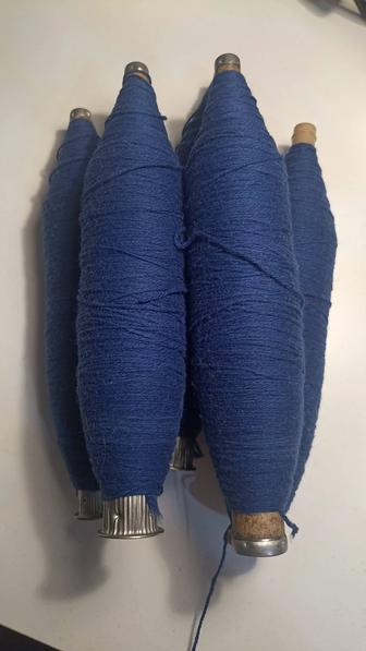 Продам шерстяную пряжу.