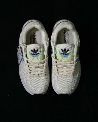 Кроссовки Adidas form low