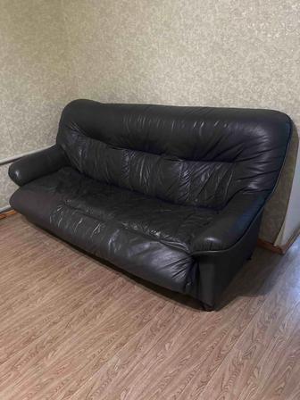 Диван кожаный
