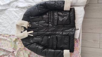 Продам куртку женскую