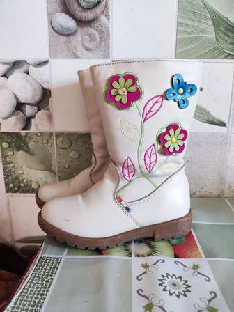 Детские сапожки на девочку