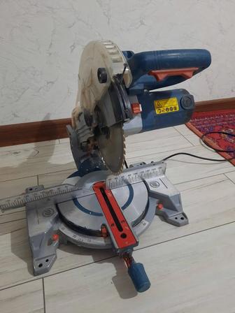 Продам углорез Бош