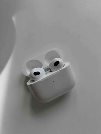 Наушники Apple AirPods 3 with Lightning Charging Case белый