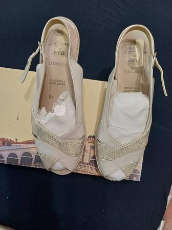 Босоножки. Германия. Кожа.