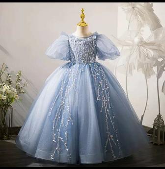 Продам / сдам в аренду детские платья