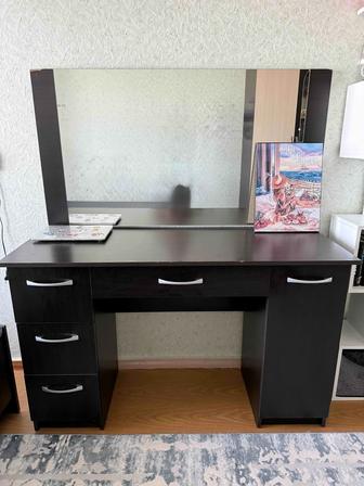 Туалетный столик