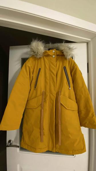 Зимняя куртка на девочку