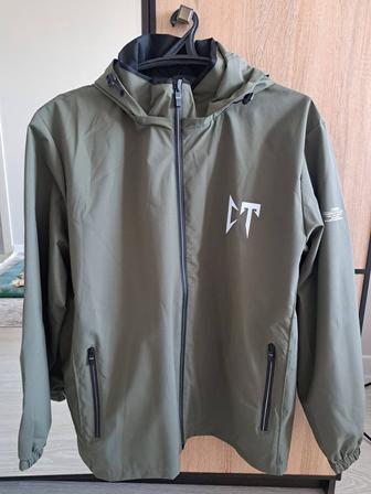 Продам новые куртки ветровки мужские в трех цветах. Черная, синяя, зеленая.