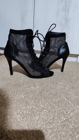 Продам туфли high- heels