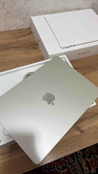 MacBook Air 13-inch M2
