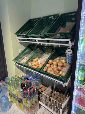 Продаю полку с корзинами для магазина дешево!