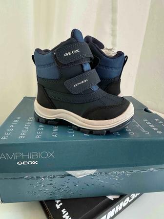 Продам ботинки демисезонные