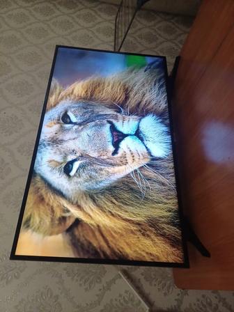 Samsung smart tv 4K UHD 43 дюйма