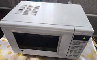 Продам микроволновку работает но не греет