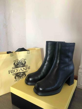 Кожаные ботинки