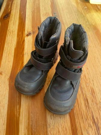 Продаю зимние сапоги на мальчика р25