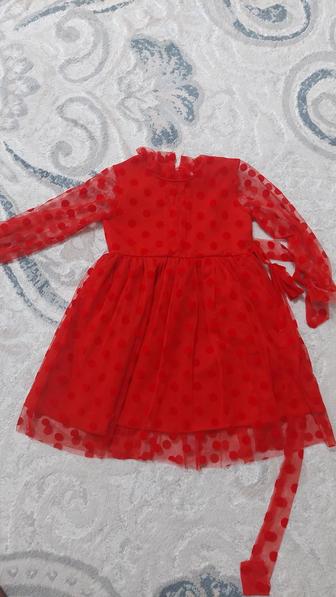 Продам платья для девочек на утренники