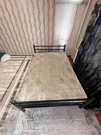 Железный надежный каркас кровати