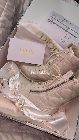 Продаю DIOR symbol ankle boots