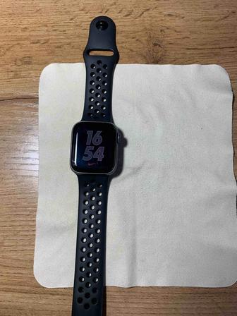 Apple Watch Series 5 Nike 40 мм
