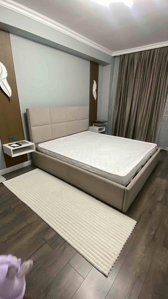 Отдам кровать с матрасом за 30000 тг.