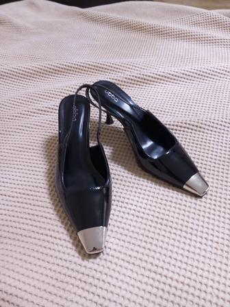 Продам новые туфли