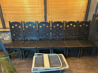 Продаю черные стулья