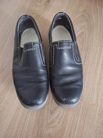 Продам туфли для мальчика