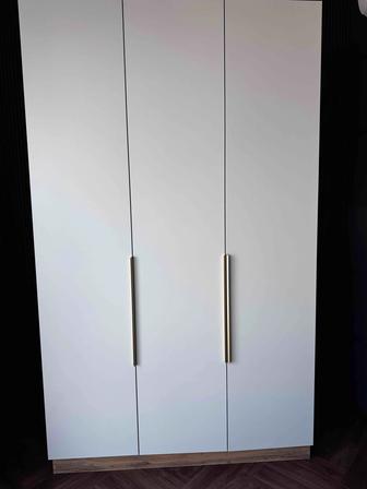 Распашной шкаф б/у