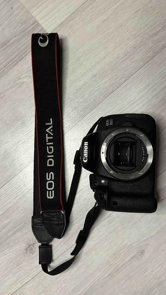 Продам canon eos 700d