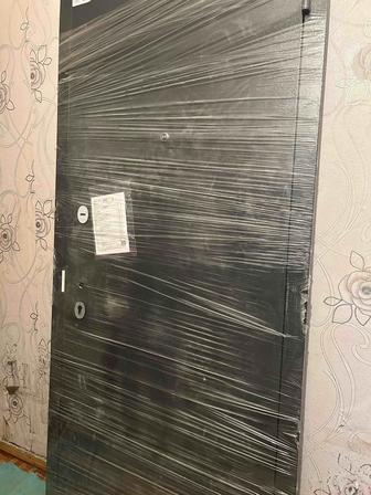 Продам входную дверь