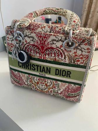 Продам сумку Christian Dior