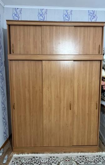 Продам шкаф, парту, пенал все вместе за 50.000тг